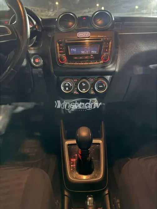 Suzuki Swift 2022 White Used for Sale - 2