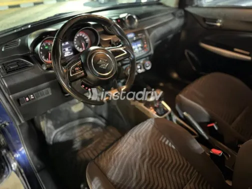 Suzuki Swift 2022 White Used for Sale - 3