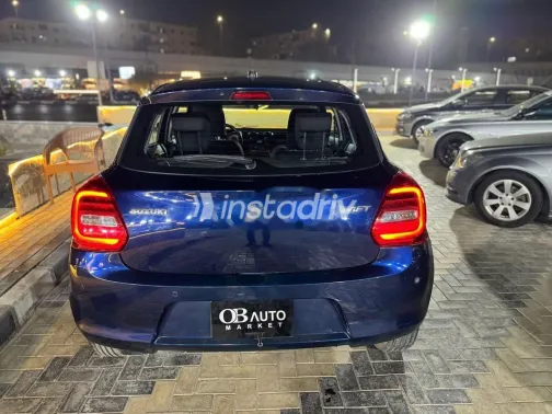 Suzuki Swift 2022 White Used for Sale - 6