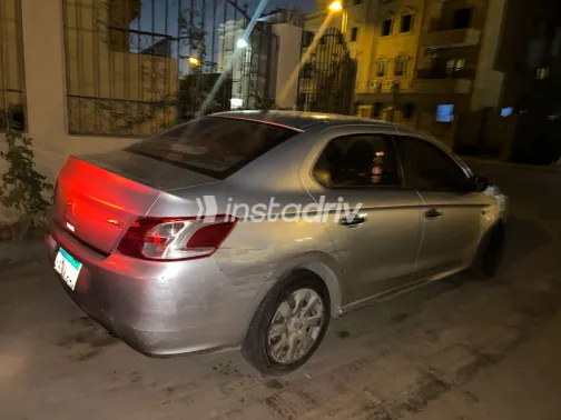 بيجو 301 2014 أبيض مستعملة للبيع - 6