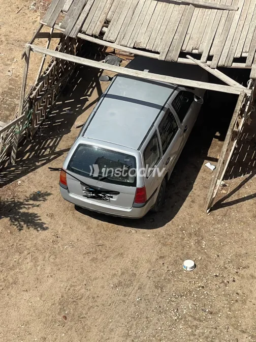 فولكس فاغن باراتى 2005 أبيض مستعملة للبيع - 3