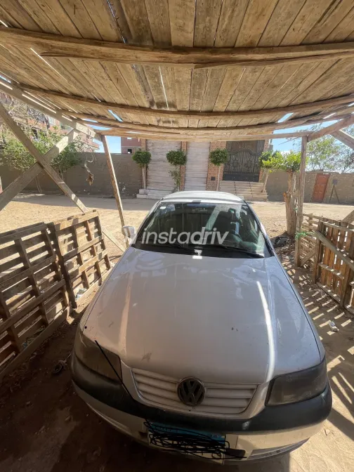 فولكس فاغن باراتى 2005 أبيض مستعملة للبيع - 10