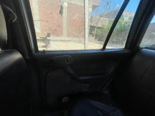 فولكس فاغن باراتى 2005 أبيض مستعملة للبيع