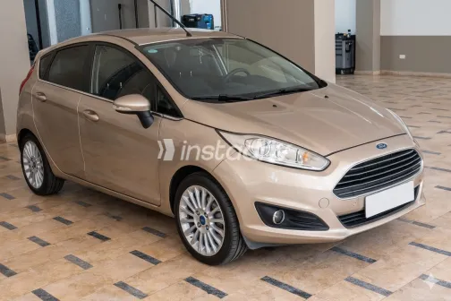 فورد فيستا 2015 أبيض مستعملة للبيع - 6