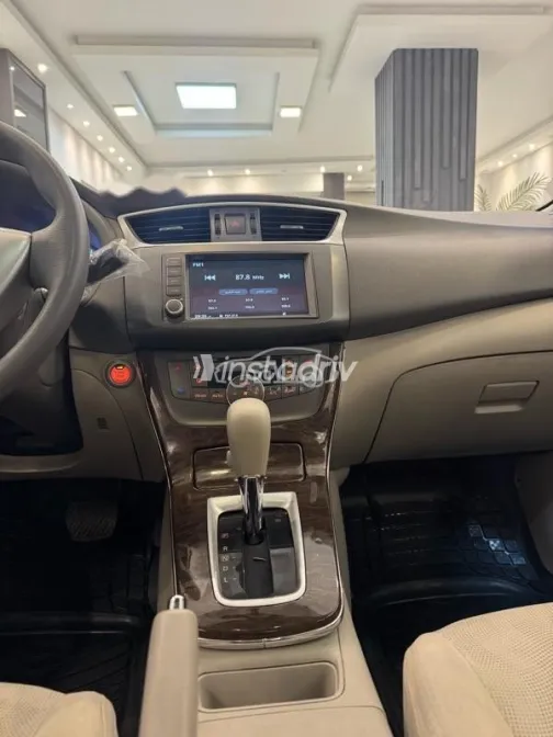 نيسان سنترا 2020 أبيض مستعملة للبيع - 9