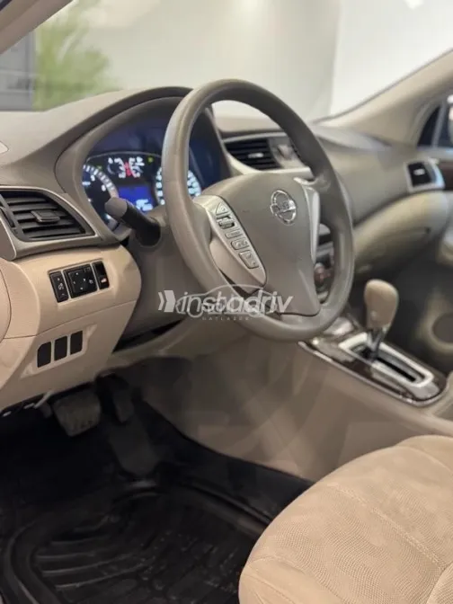 نيسان سنترا 2020 أبيض مستعملة للبيع - 10