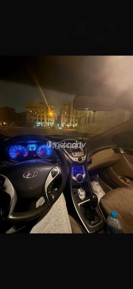 هيونداي إلنترا اتش دى 2012 أسود مستعملة للبيع - 4
