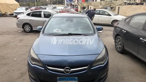 اوبل أسترا 2016 أبيض مستعملة للبيع - 1