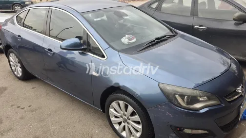 اوبل أسترا 2016 أبيض مستعملة للبيع - 2