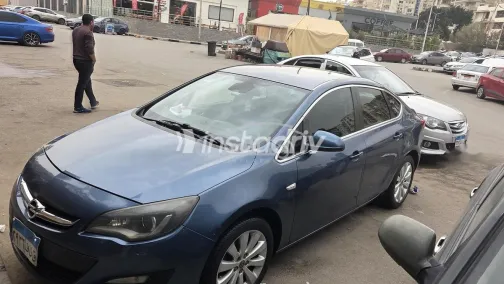 اوبل أسترا 2016 أبيض مستعملة للبيع - 3