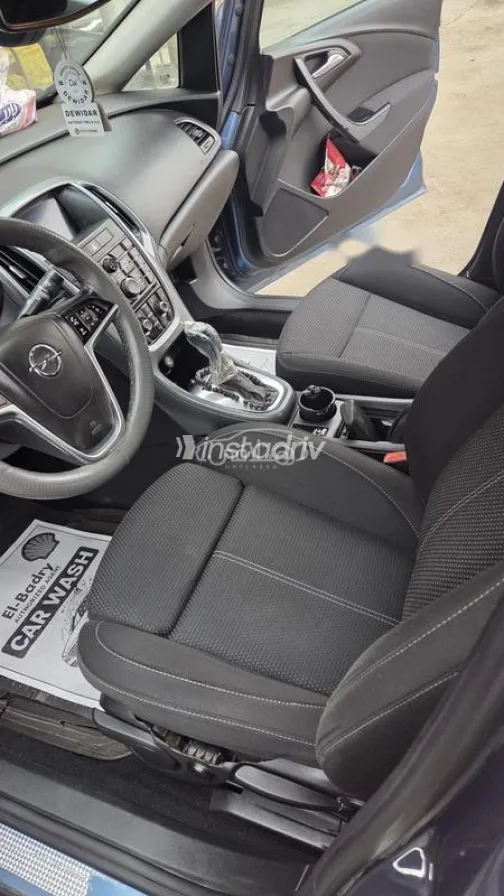 اوبل أسترا 2016 أبيض مستعملة للبيع - 8