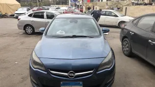 اوبل أسترا 2016 أبيض مستعملة للبيع