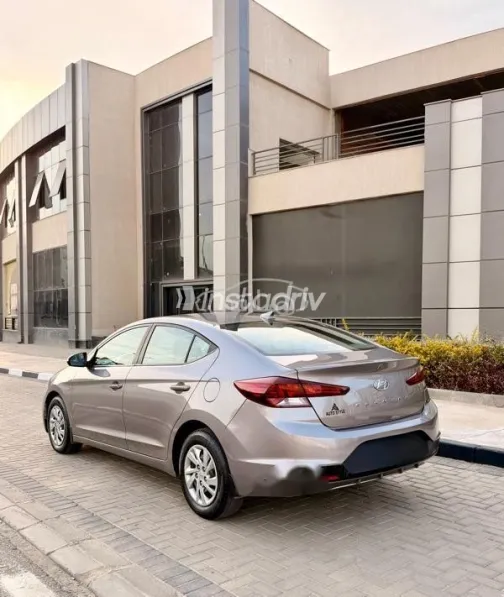 هيونداي إلنترا 2008 أزرق غامق مستعملة للبيع - 6