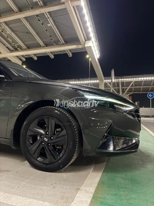 هيونداي إلنترا 2008 أزرق غامق مستعملة للبيع - 9