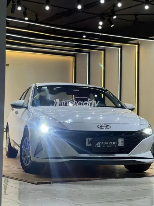 هيونداي إلنترا 2008 أزرق غامق مستعملة للبيع - 10