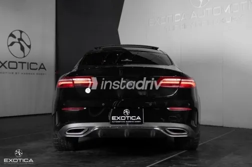 مرسيدس E 300 2020 أسود مستعملة للبيع - 4