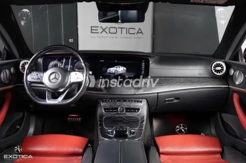 مرسيدس E 300 2020 أسود مستعملة للبيع - 6