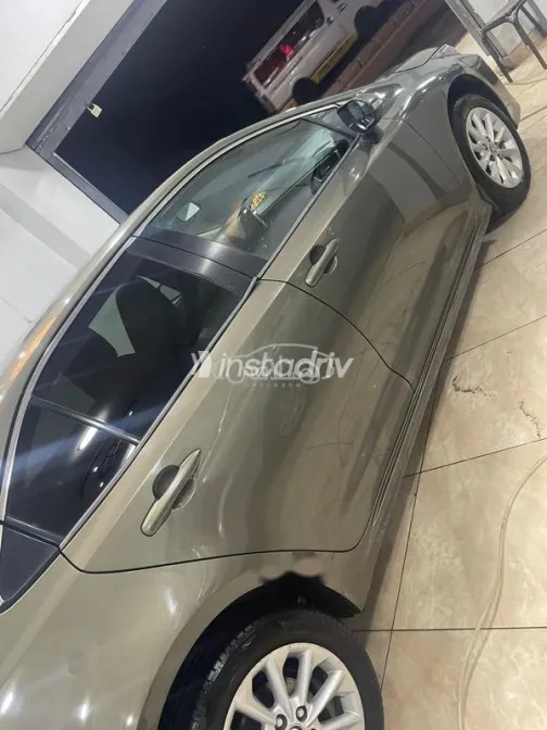 تويوتا كورولا 2021 أبيض مستعملة للبيع - 8