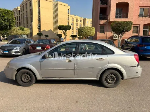 شيفروليه أوبترا 2008 فضي مستعملة للبيع - 3