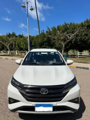 تويوتا رش 2023 رمادي مستعملة للبيع