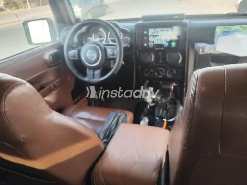 جيب رانجلر 2010 أسود مستعملة للبيع - 3