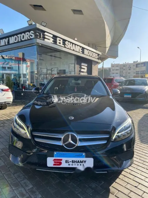 مرسيدس C 180 2019 أسود مستعملة للبيع - 2