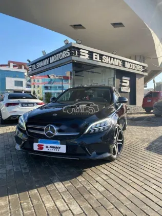 مرسيدس C 180 2019 أسود مستعملة للبيع