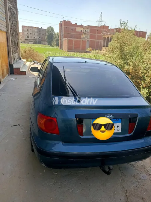 Hyundai Elantra 2001 White Used for Sale - 3