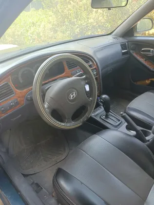 هيونداي إلنترا 2001 أبيض مستعملة للبيع