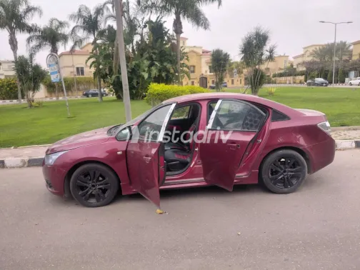 شيفروليه كروز 2013 أبيض مستعملة للبيع - 1