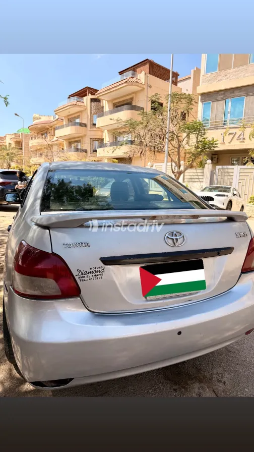 تويوتا ياريس 2007 أبيض مستعملة للبيع - 2