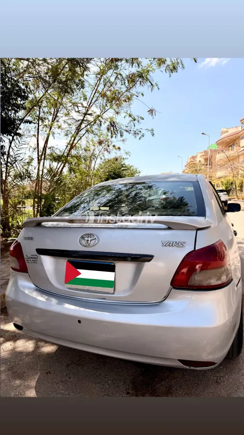 تويوتا ياريس 2007 أبيض مستعملة للبيع - 3