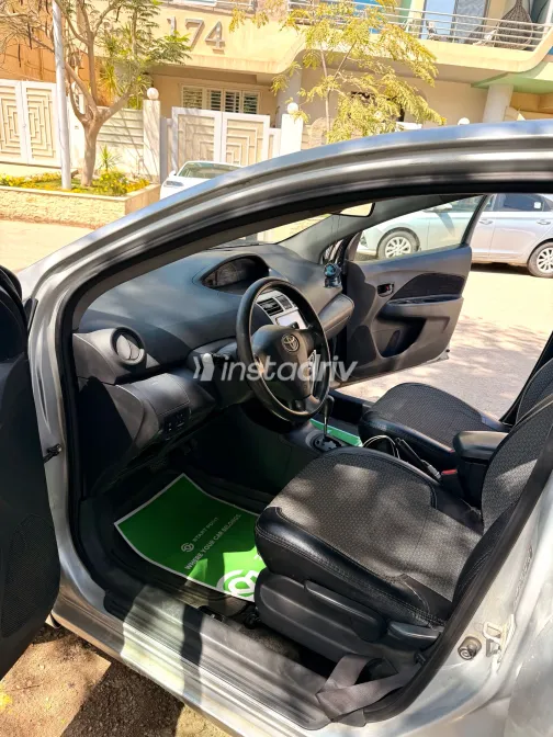 تويوتا ياريس 2007 أبيض مستعملة للبيع - 7