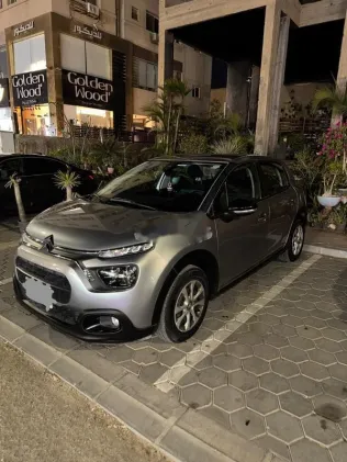 سيتروين C3 2023 أبيض مستعملة للبيع