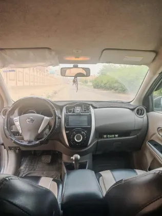 نيسان صنى 2021 أبيض مستعملة للبيع