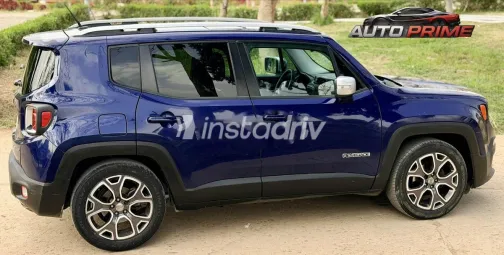 جيب رينيجيد 2016 أزرق غامق مستعملة للبيع - 1