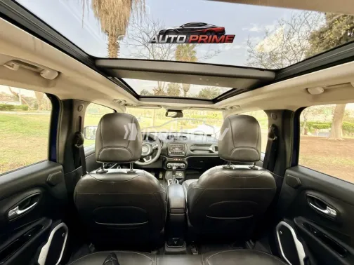 جيب رينيجيد 2016 أزرق غامق مستعملة للبيع - 10