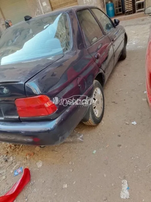 فورد اسكورت 1998 أزرق غامق مستعملة للبيع - 3