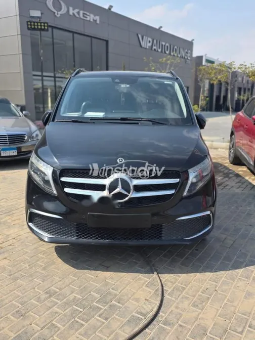 Mercedes V 250 2021 Black Used for Sale - 1