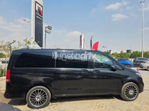Mercedes V 250 2021 Black Used for Sale - 2