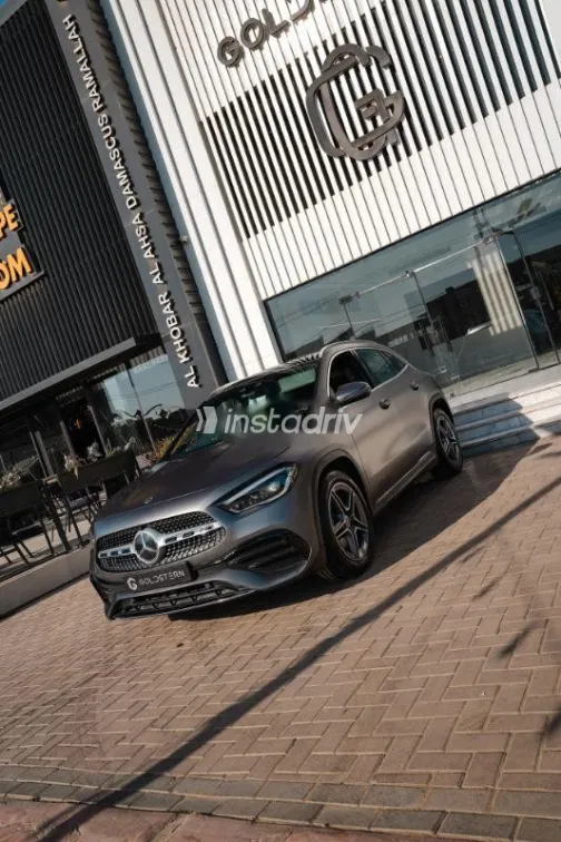 مرسيدس GLA 200 2023 أسود مستعملة للبيع - 9