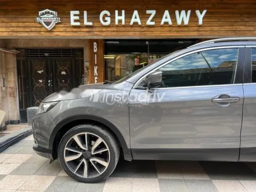 Nissan Qashqai 2019 Silver Used for Sale - 1