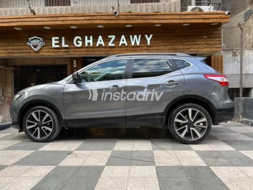 Nissan Qashqai 2019 Silver Used for Sale - 4