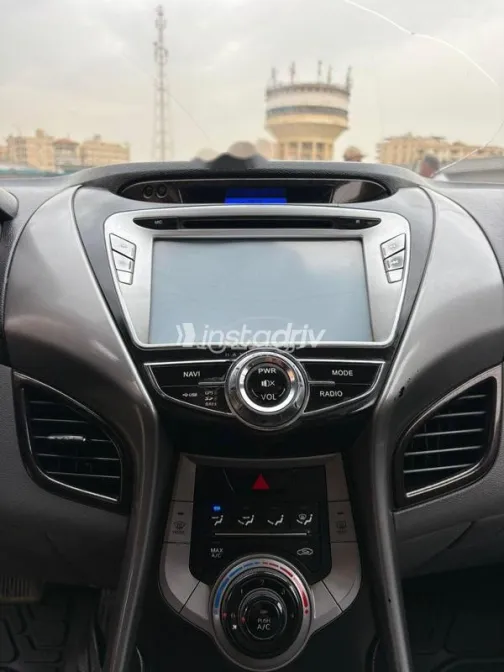 Hyundai Elantra 2013 Red Used for Sale - 9