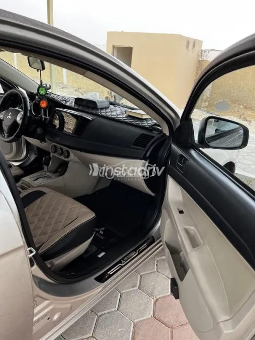 Mitsubishi Lancer EX Shark 2015 Gold Used for Sale - 3