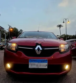 رينو سانديرو 2016 أحمر غامق مستعملة للبيع