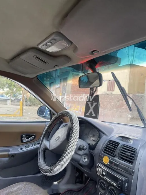 Hyundai Verna 2015 White Used for Sale - 2