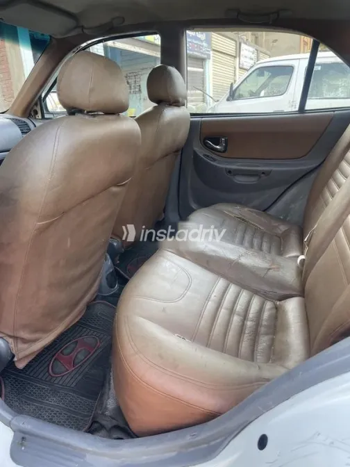 Hyundai Verna 2015 White Used for Sale - 4