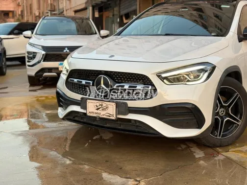Mercedes GLA 200 2021 White Used for Sale - 2