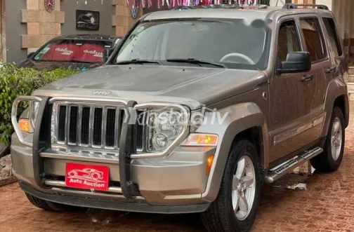 جيب شيروكي 2008 بني مستعملة للبيع - 4